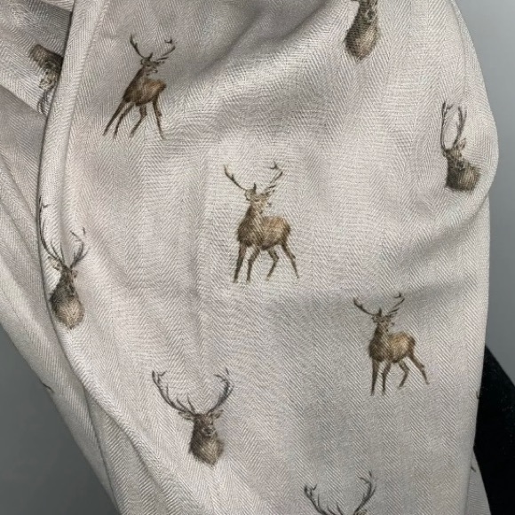 Wrendale Designs by Hannah Dale Wildlife Scarf - Picture 9 of 10